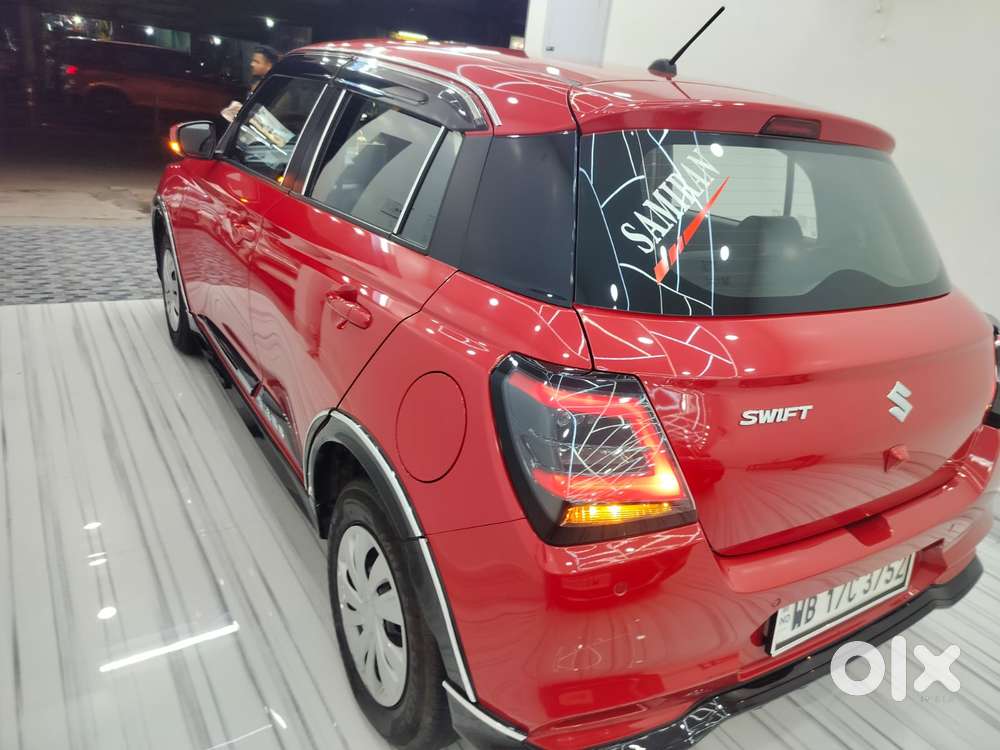 Maruti Suzuki Swift Vxi + Manual, 2025, Petrol