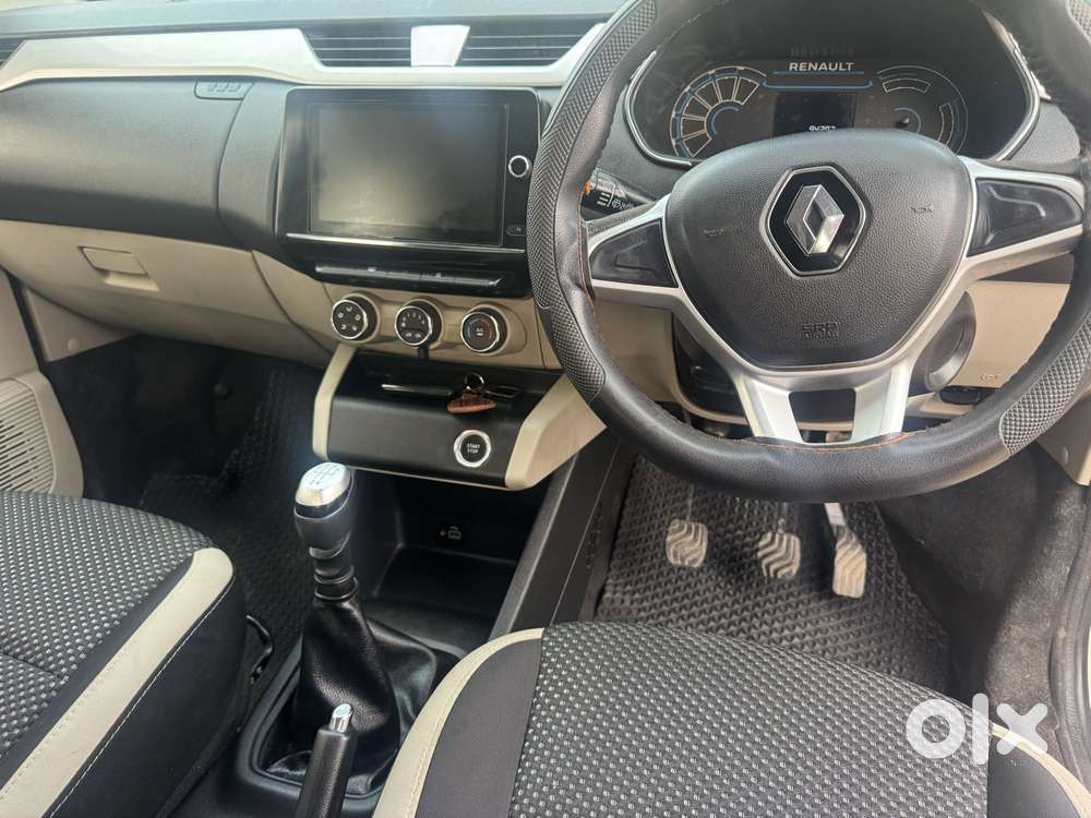 Renault Triber Rxz, 2021, Petrol