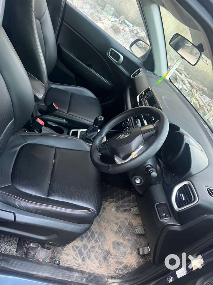 Hyundai Venue 2021 Petrol Well Maintained