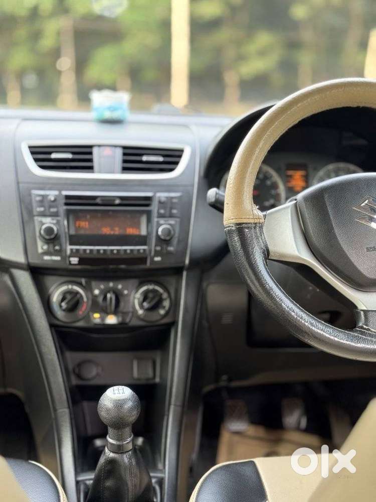 Maruti Suzuki Swift Vxi Optional, 2016, Petrol