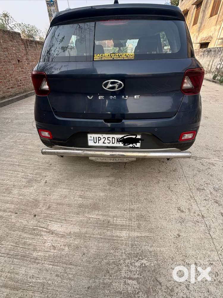 Hyundai Venue 2022 Petrol Well Maintained