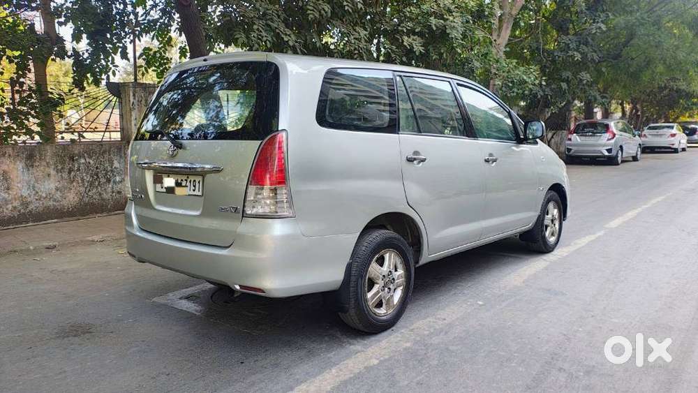 Toyota Innova 2.5 Vx 8 Seater Bs Iv, 2007, Diesel