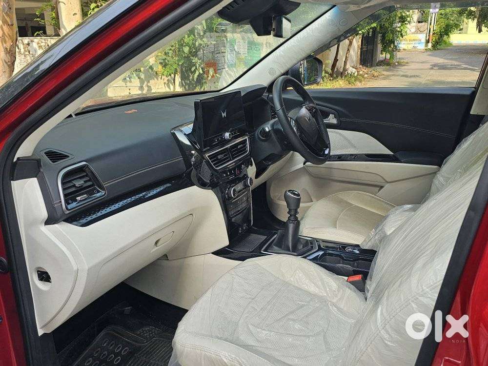 Mahindra Xuv 3xo Ax7l Petrol Mt, 2025, Petrol