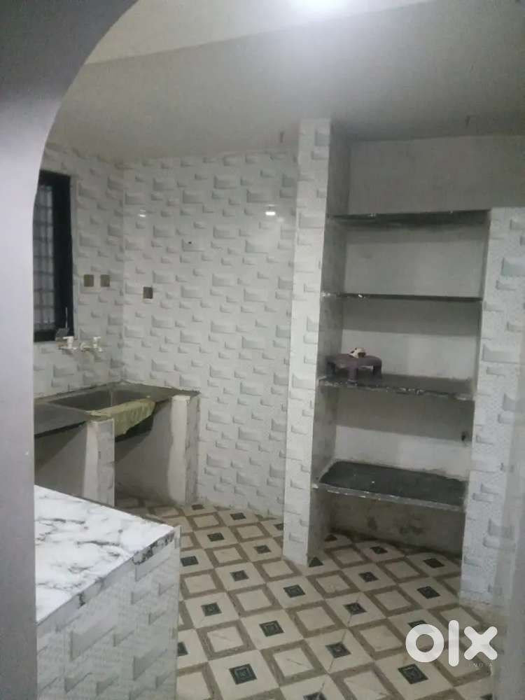 1200 ka room rent par dena hai