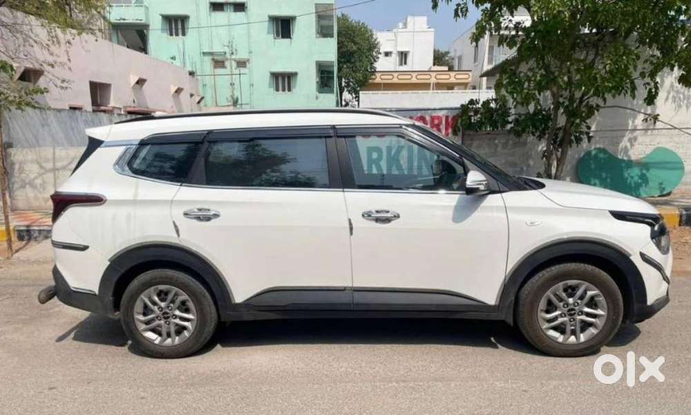Kia Carens Petrol Manual 2023