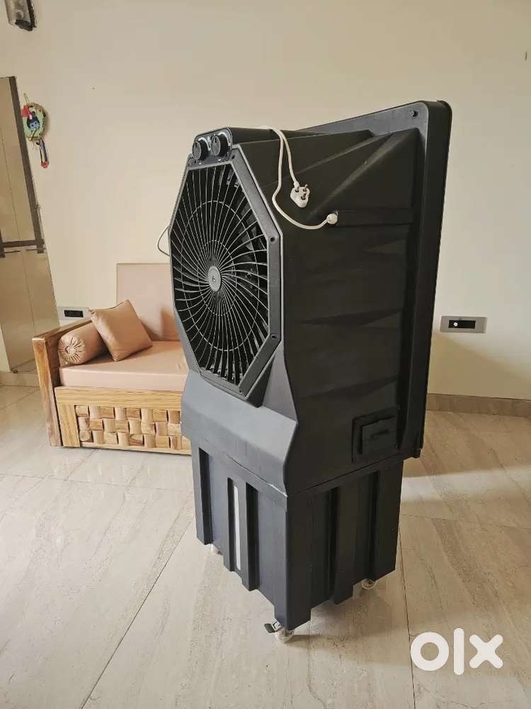 6 month used big room cooler, new like condition, tough fiber body