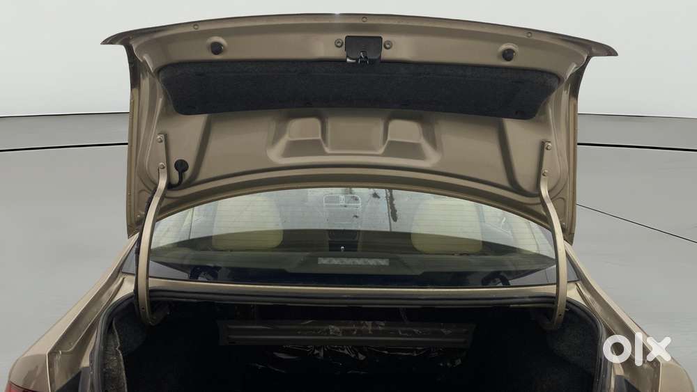 Volkswagen Vento 2010-2013 Petrol Highline At, 2016, Petrol