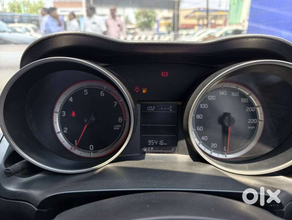 Maruti Suzuki Swift 1.2 Vxi (o), 2022, Petrol