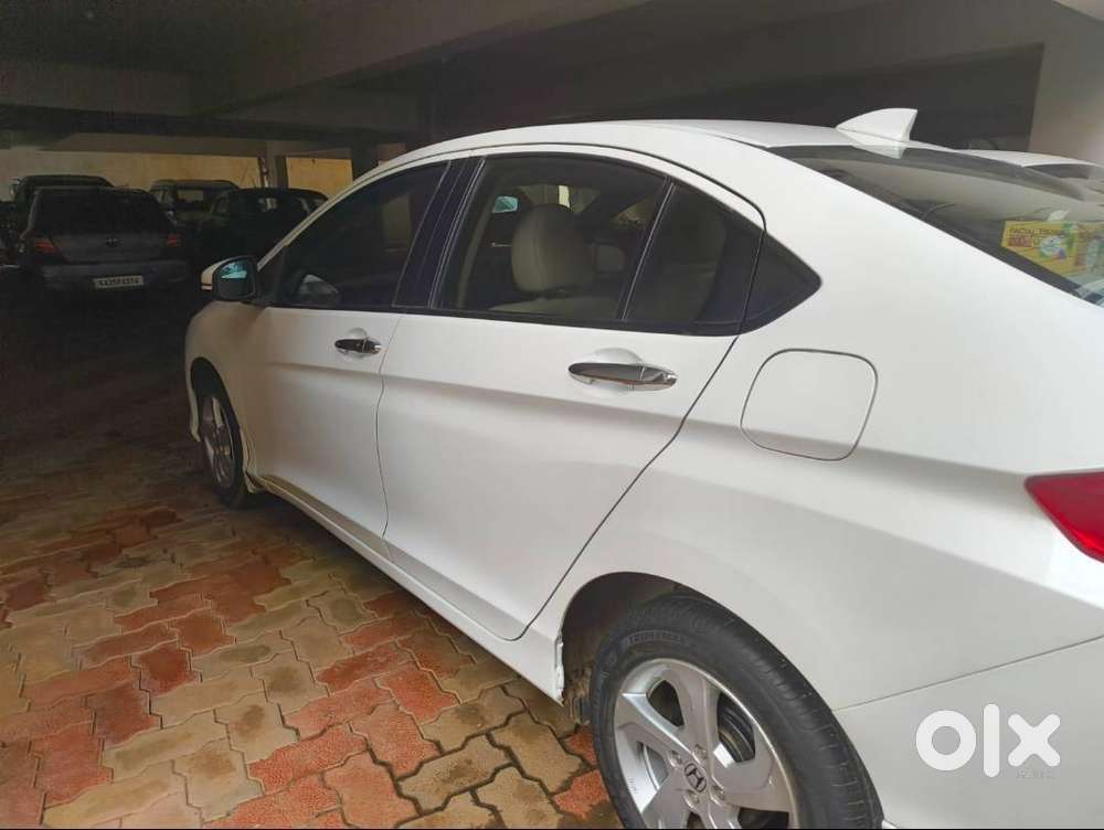 Honda City: 2016 Top End