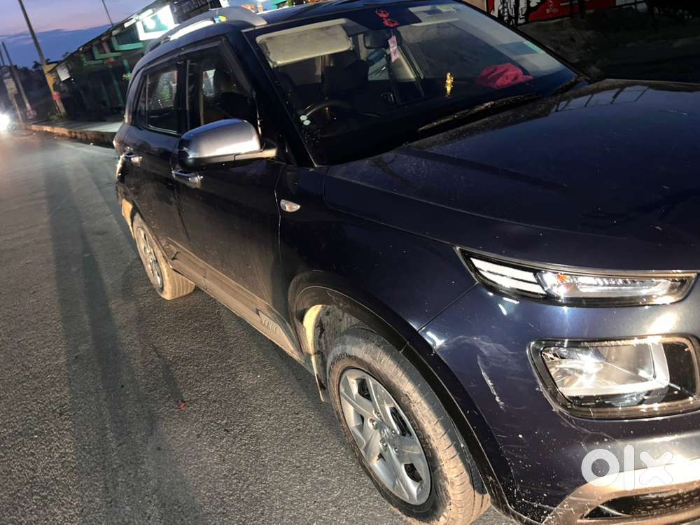 Hyundai Venue 2021 Petrol Well Maintained