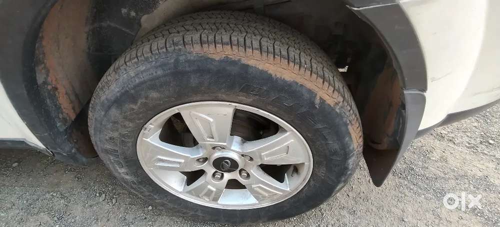 Mahindra Xuv500 Fwd W8  2012