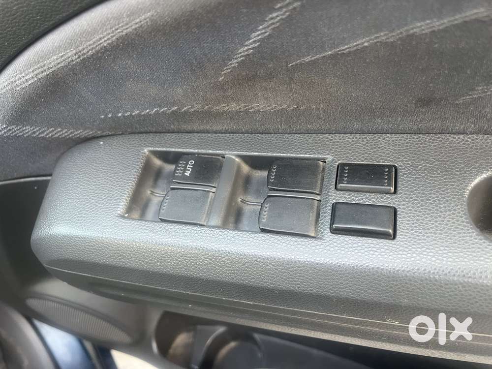 Maruti Suzuki Ritz Vxi, 2011, Petrol