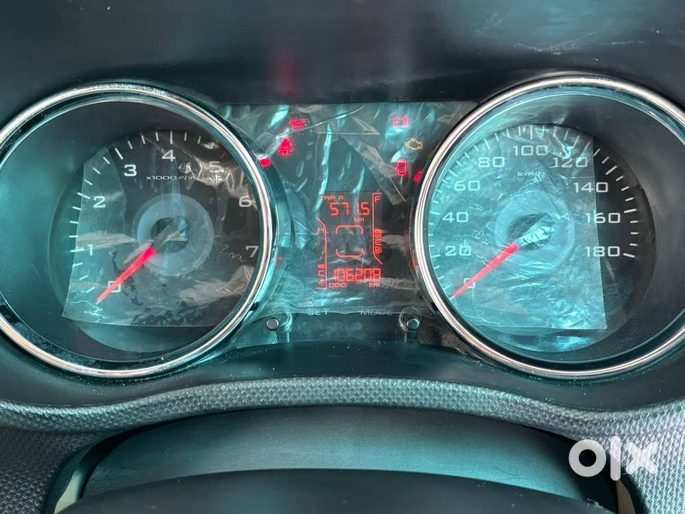Mahindra Tuv 300 2018
