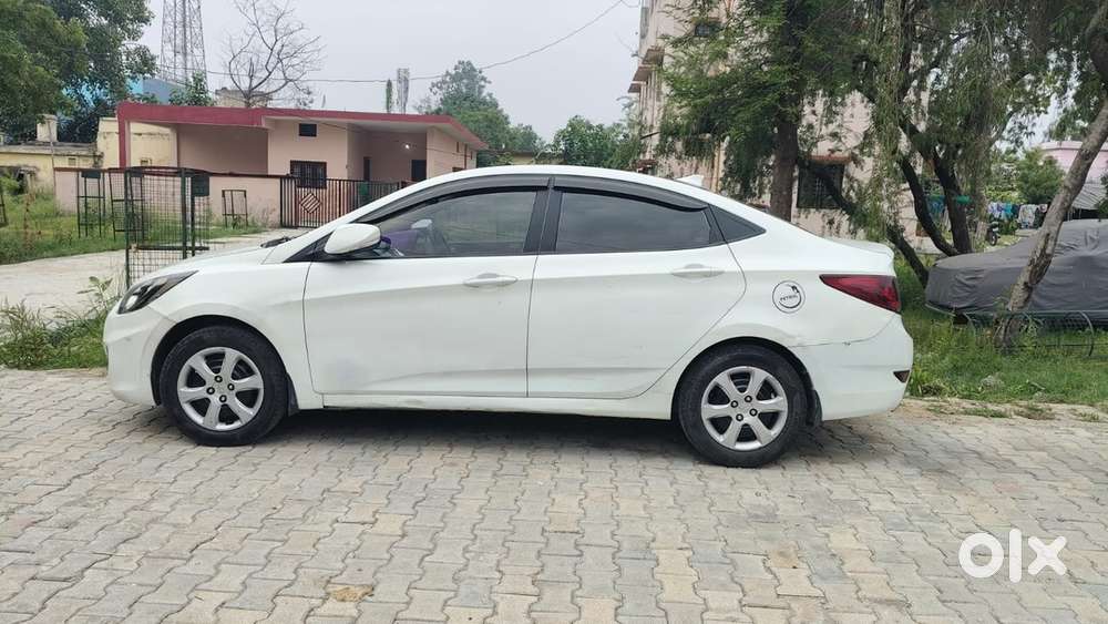 Hyundai Verna Petrol 2012