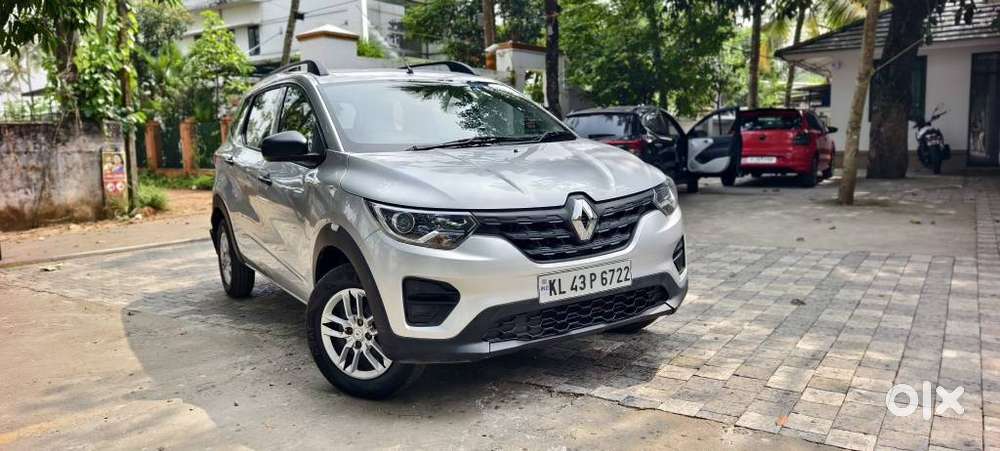 Renault Triber Rxt, 2022, Petrol