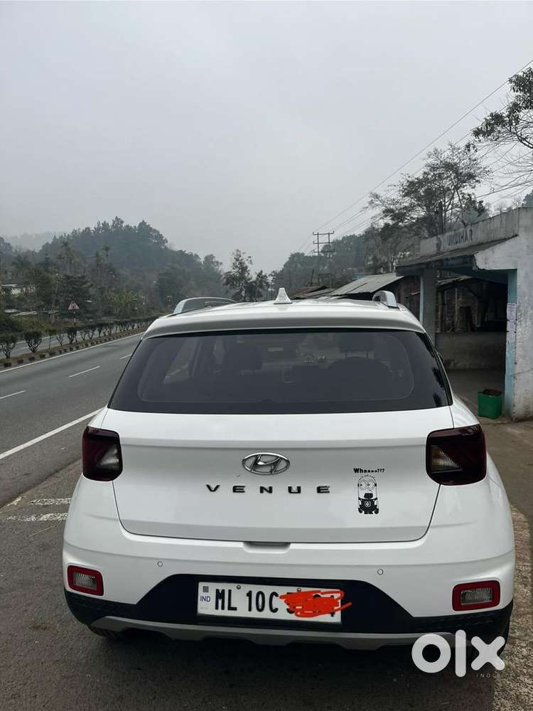 Hyundai Venue 2022 Petrol 80000 Km Driven