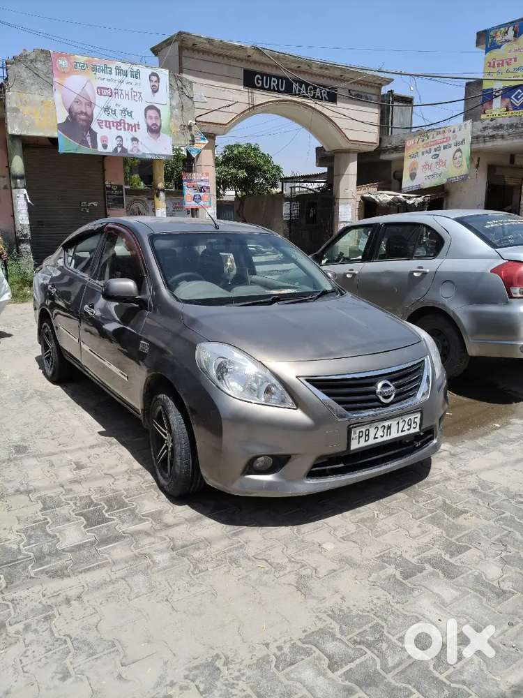 Nissan Sunny 2012