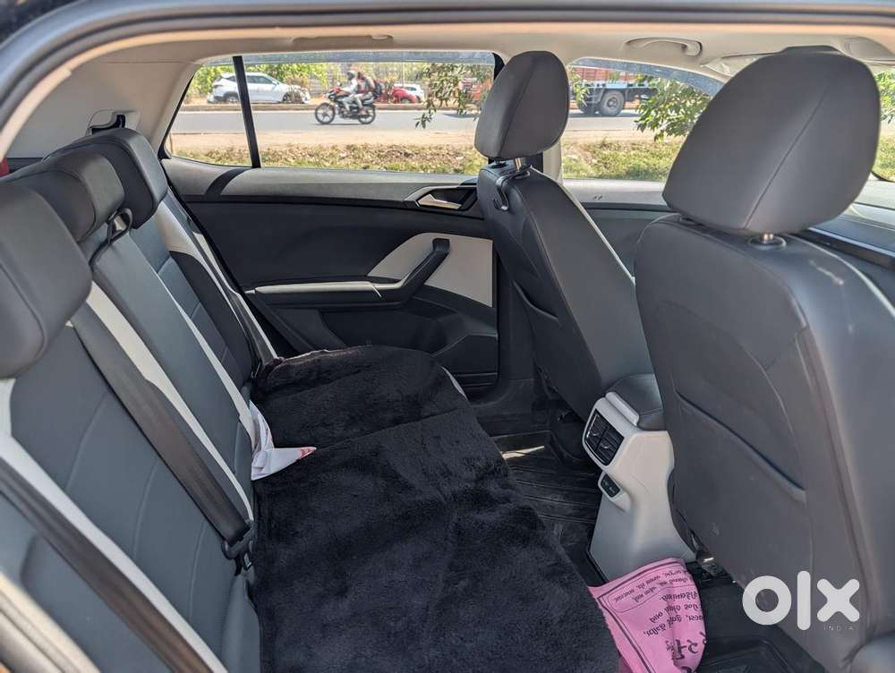 Volkswagen Taigun 1.0 Tsi Topline At, 2025, Petrol
