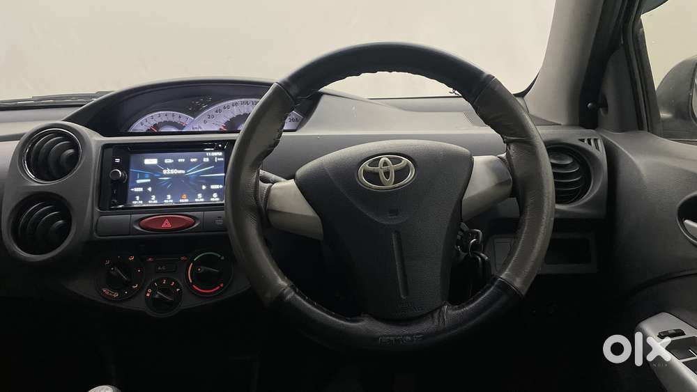 Toyota Etios 1.5 V, 2012, Petrol