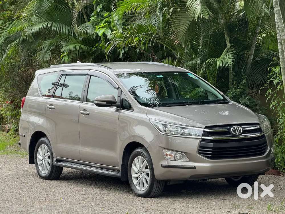 Toyota Innova Crysta 2.8gx At 8 Str