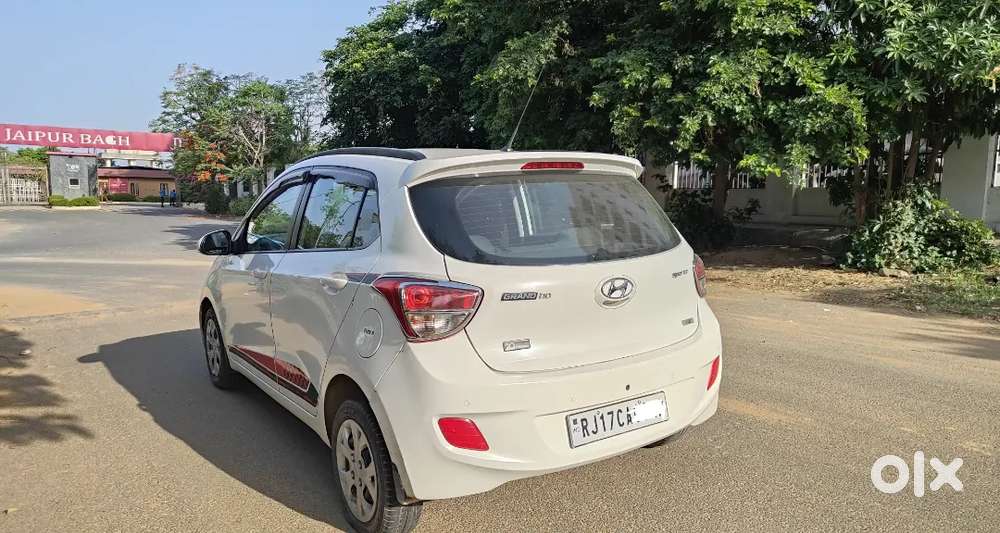 Hyundai Grand I10 2016 November In Excellent Condition