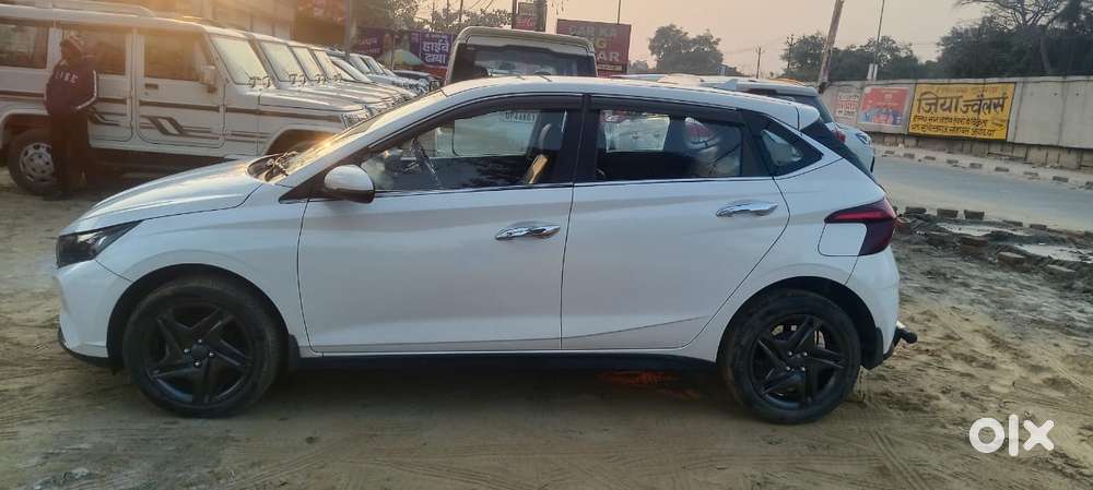 Hyundai I20 Sportz 1.2 Ivt, 2023, Petrol