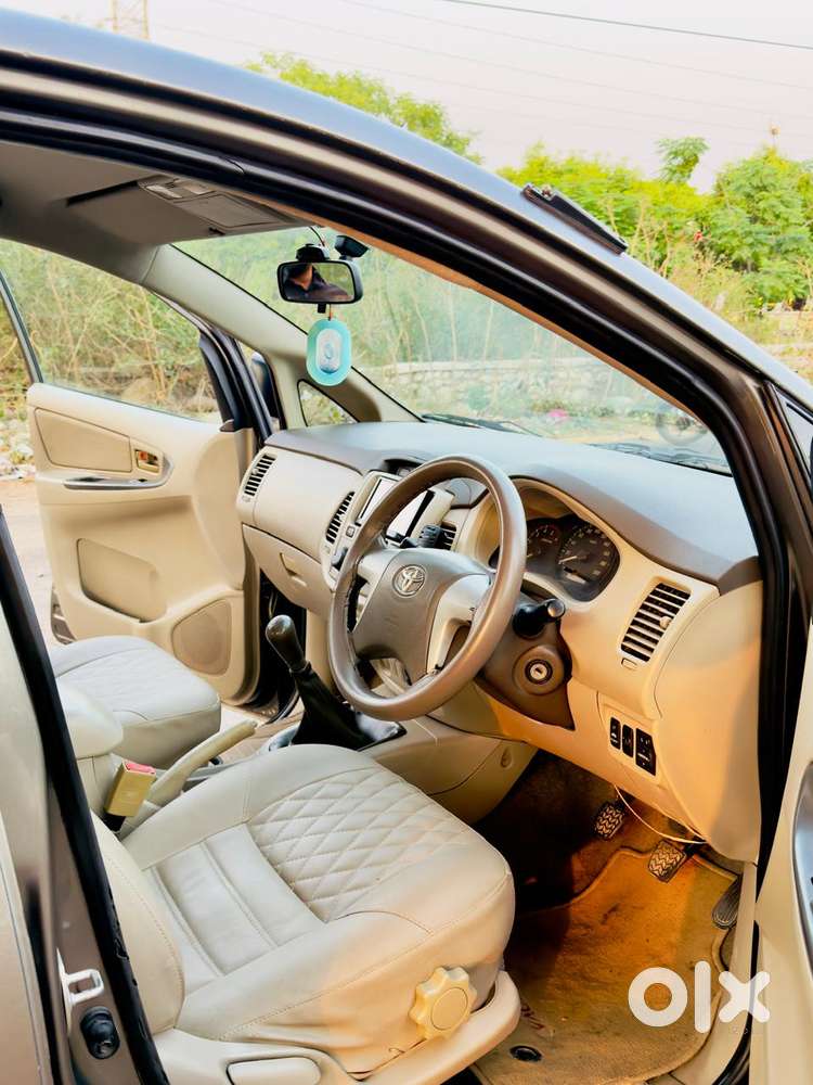 Toyota Innova [2013-2016] 2.5 G4 7 Str, 2012, Diesel
