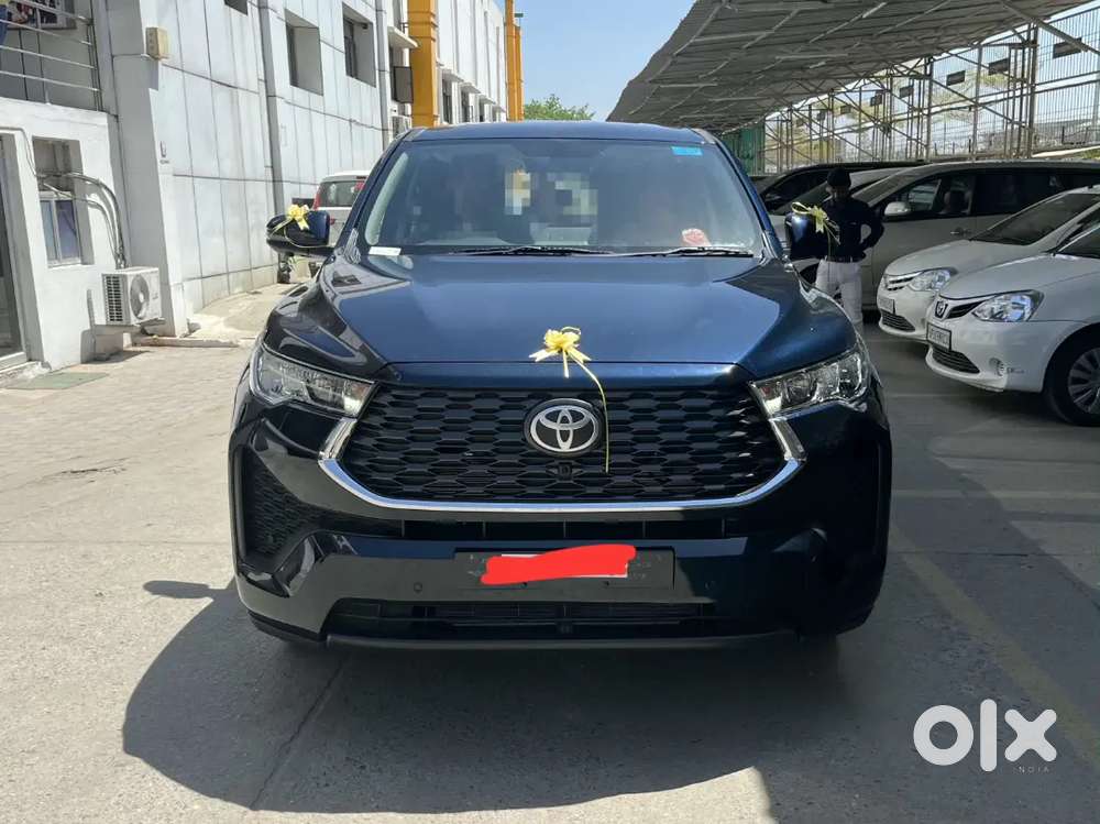 Toyota Innova Hycross 2025 Petrol 20000 Km Driven