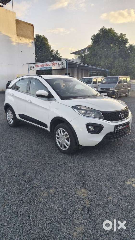 Tata Nexon 1.2 Revotron Xz, 2018, Cng & Hybrids