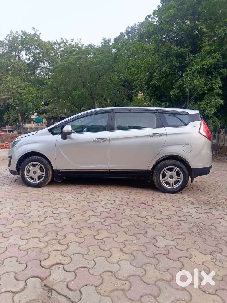Mahindra Marazzo M6, 2018, Diesel
