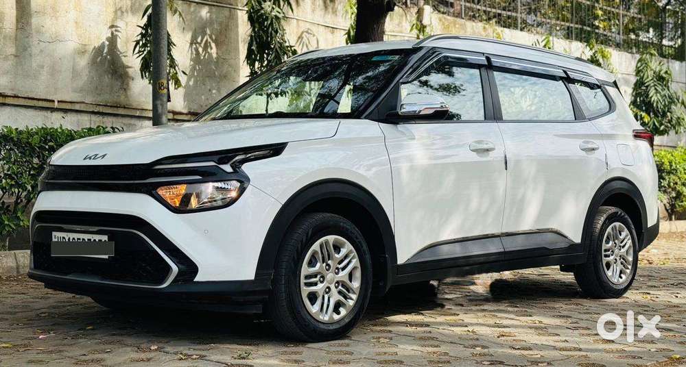 Kia Carens, 2024, Petrol