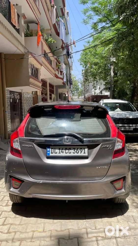 Cng On Paper
Scraches On Doors , Well Maintained From Engine.