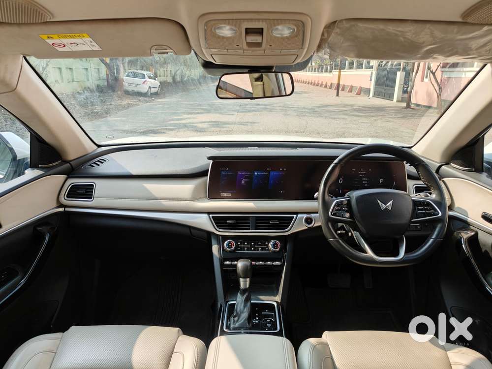 Mahindra Xuv700 2.2 Ax 7 Diesel At Str, 2022, Diesel