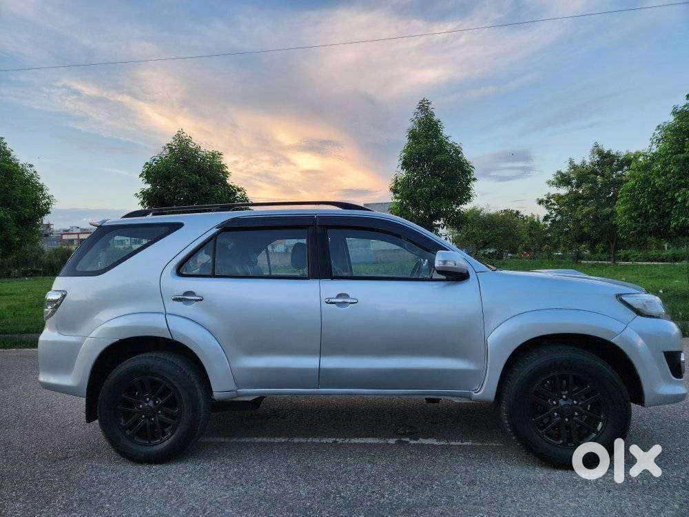 Toyota Fortuner 4x4 Mt, 2012, Diesel