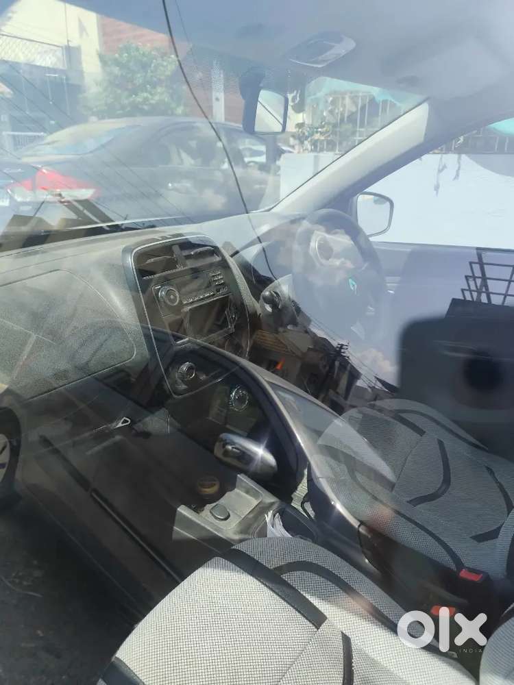 Car, Renault Kwid, Moonlight Silver, Automatic
