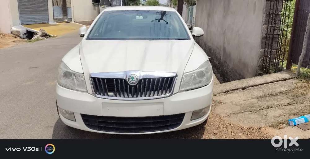 Skoda Laura 2011 Diesel 120000 Km Driven Skoda Lara Spare Available