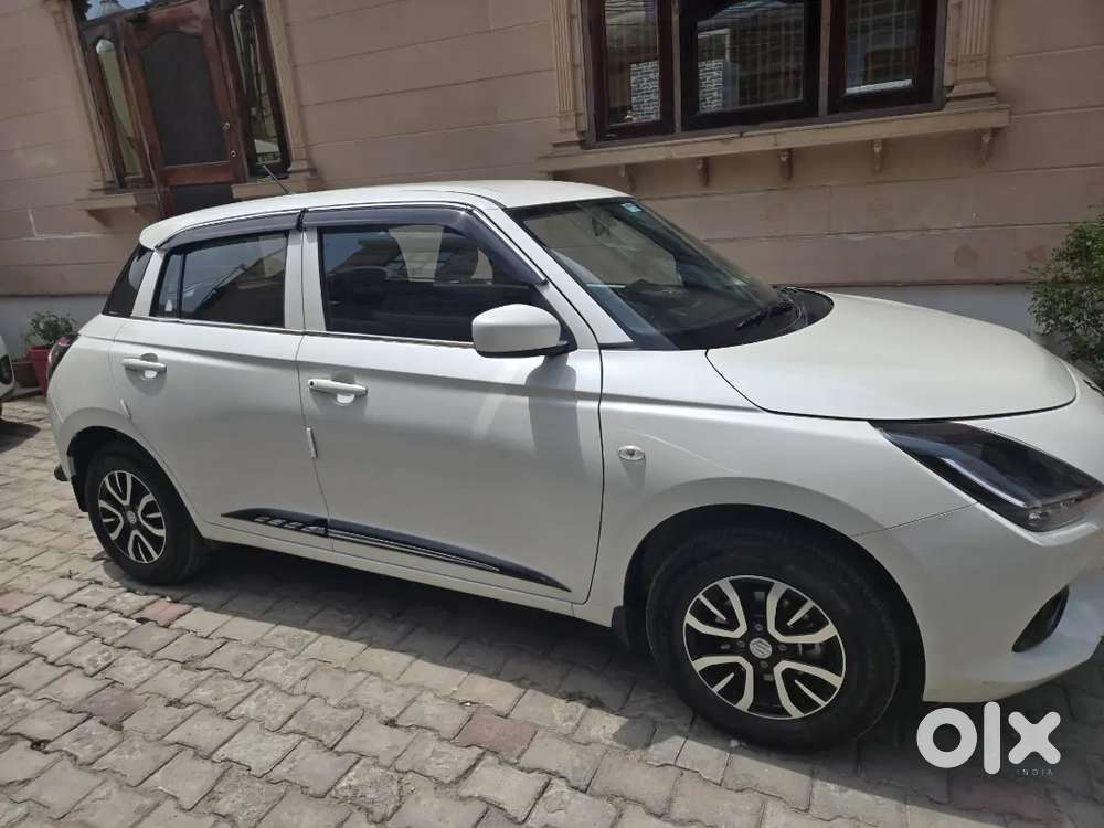 Maruti Suzuki Swift 2025 Petrol 14000 Km Driven