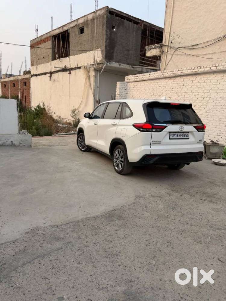 Toyota Innova Hycross 2.0 Zx (o) Hybrid 7 Str, 2024, Petrol
