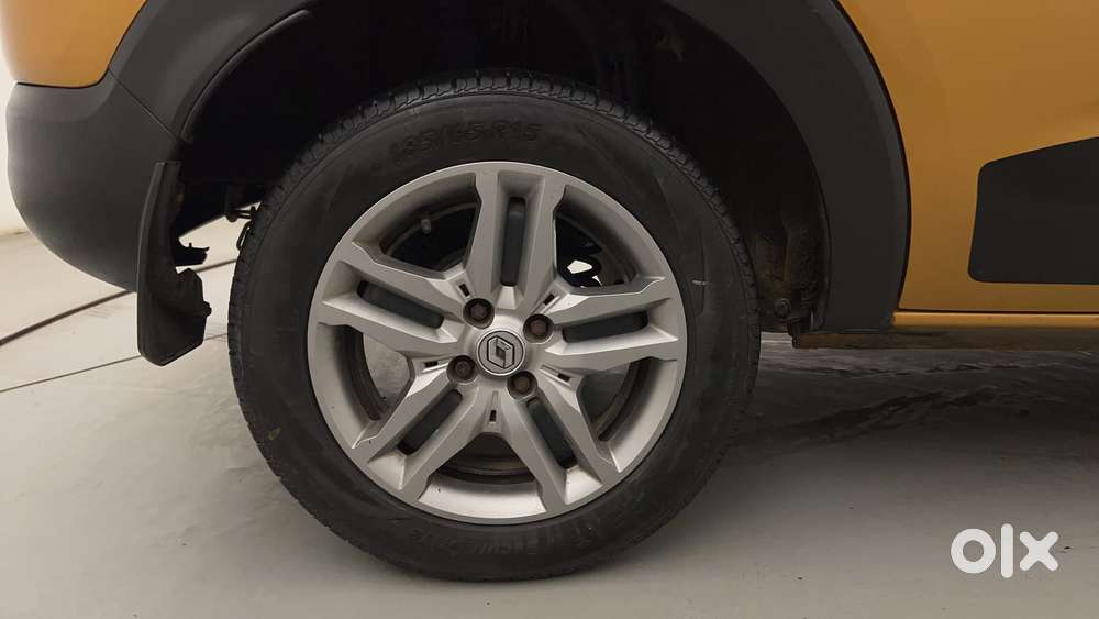 Renault Triber 1.0 Rxz Dual Tone, 2022, Petrol