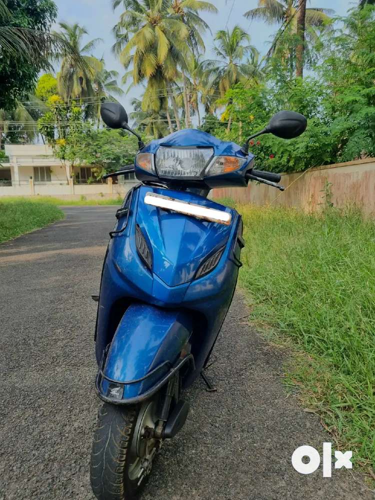 Ladies scooty clearance olx