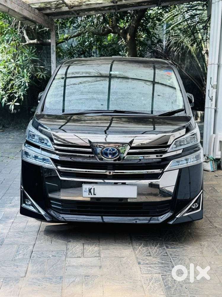 Toyota Vellfire 2.5 Hybrid, 2022, Petrol