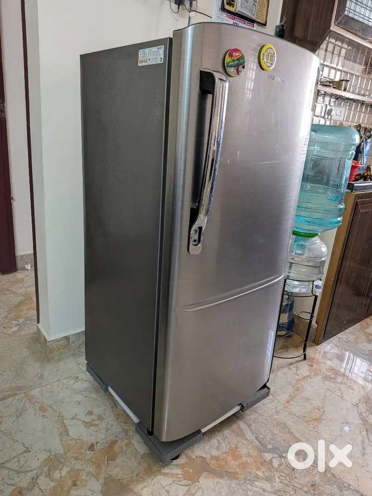 Samsung refrigerator 183ltr - Kitchen & Other Appliances in