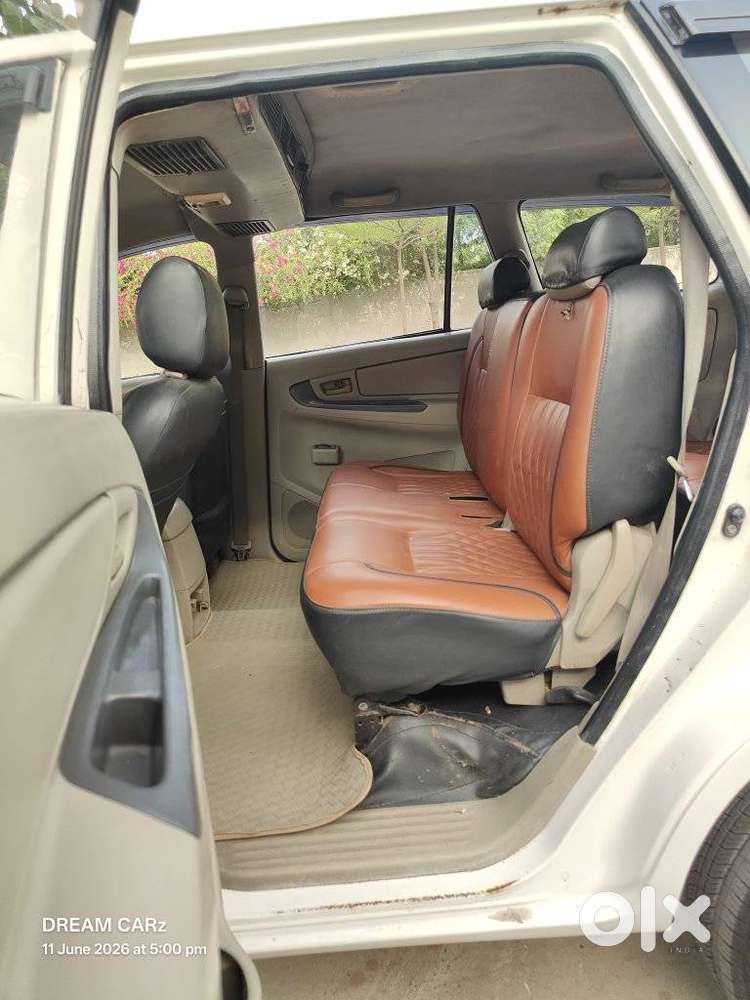Toyota Innova [2013-2016] 2.5 G2 8 Str, 2014, Diesel