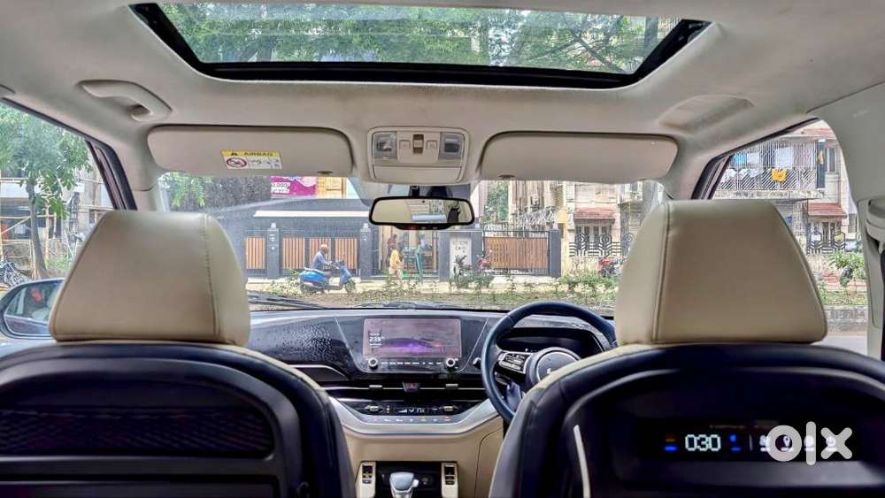 Kia Carens Luxury (o)1.5 Diesel At 7 Str, 2022, Diesel