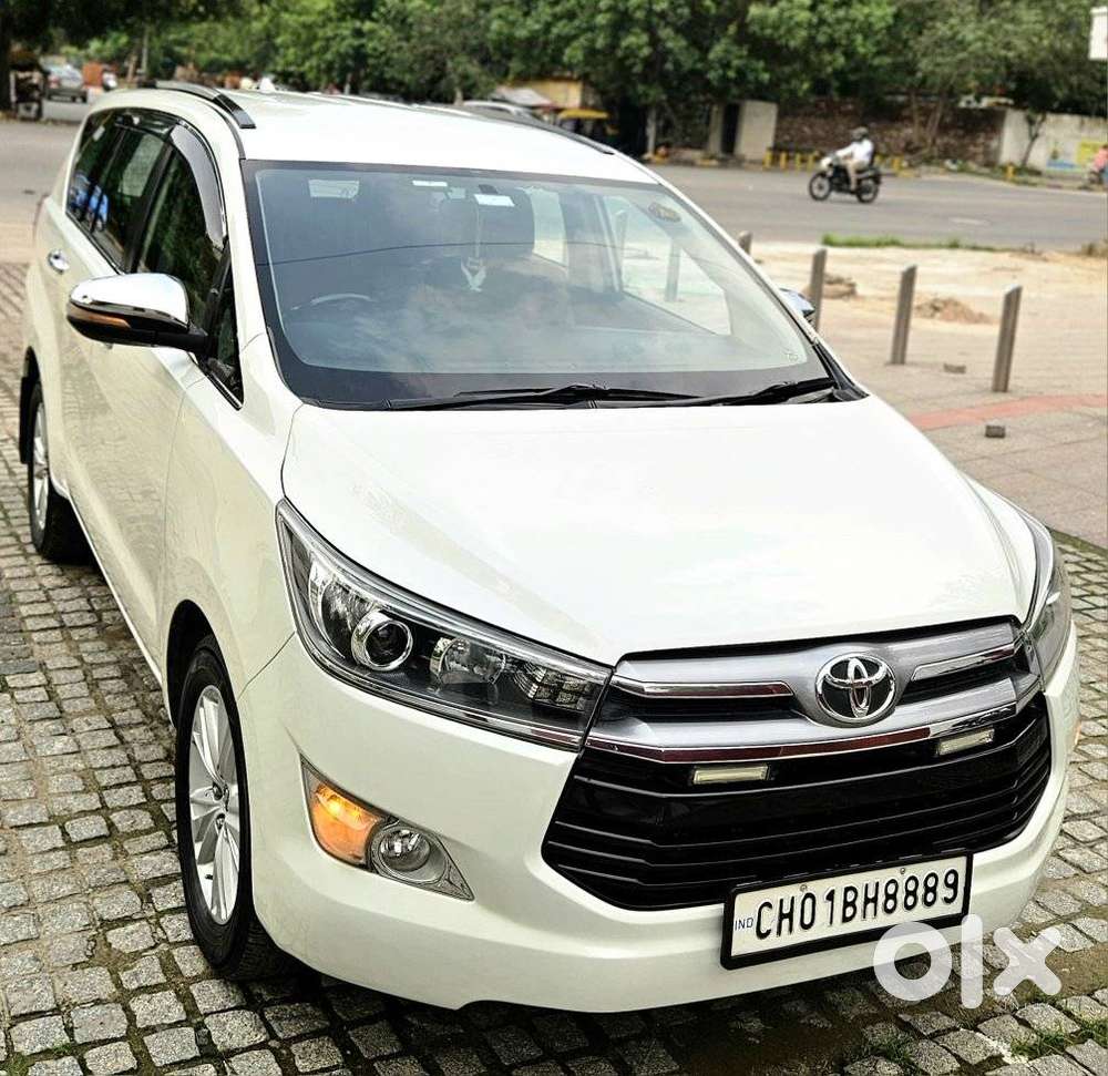 Toyota Innova Crysta 2.8z Automatic, 2016, Diesel