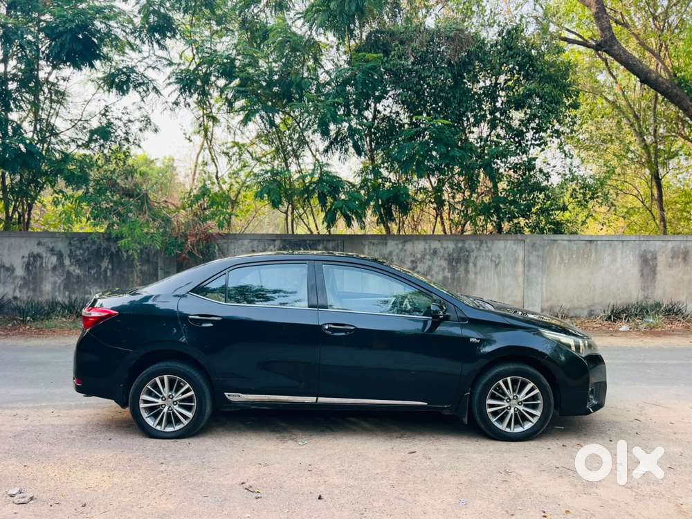 Toyota Corolla Altis 1.8 J, 2016, Petrol
