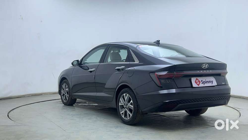 Hyundai Verna 1.5 Sx (o) Petrol Mt, 2023, Petrol