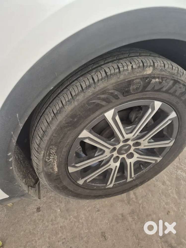 Mahindra Xuv700 2022 Diesel 87000 Km Driven