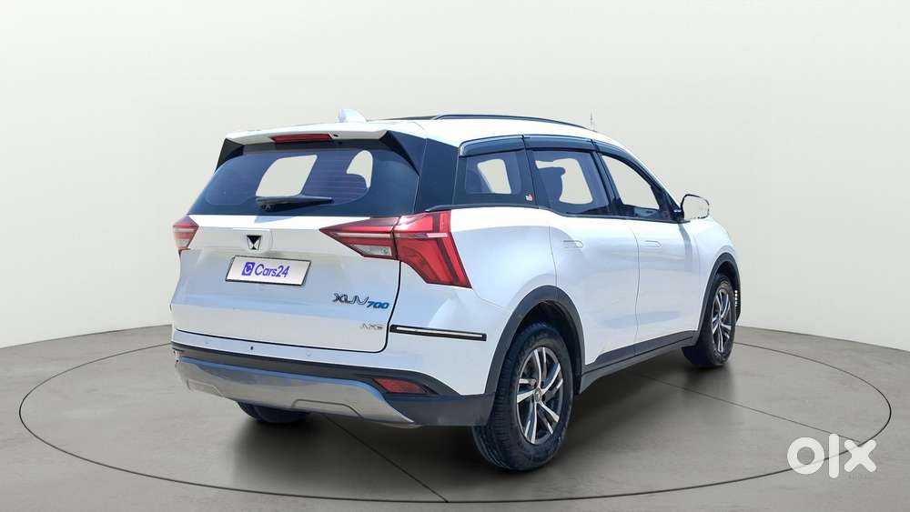 Mahindra Xuv700 2.0 Ax 5 Petrol Mt Str, 2022, Petrol