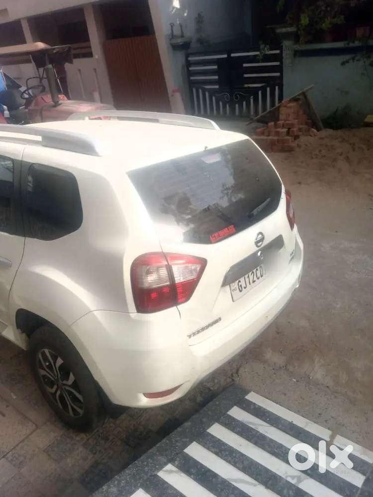 Nissan Terrano Premium 2013 Edition